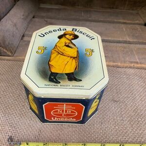 Vintage Uneeda Biscuit Tin